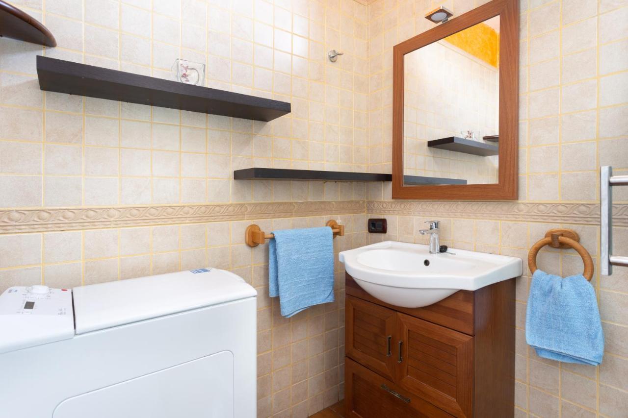Apartamento En Primera Linea De Playa Con Aire Acondicionado Арона Экстерьер фото
